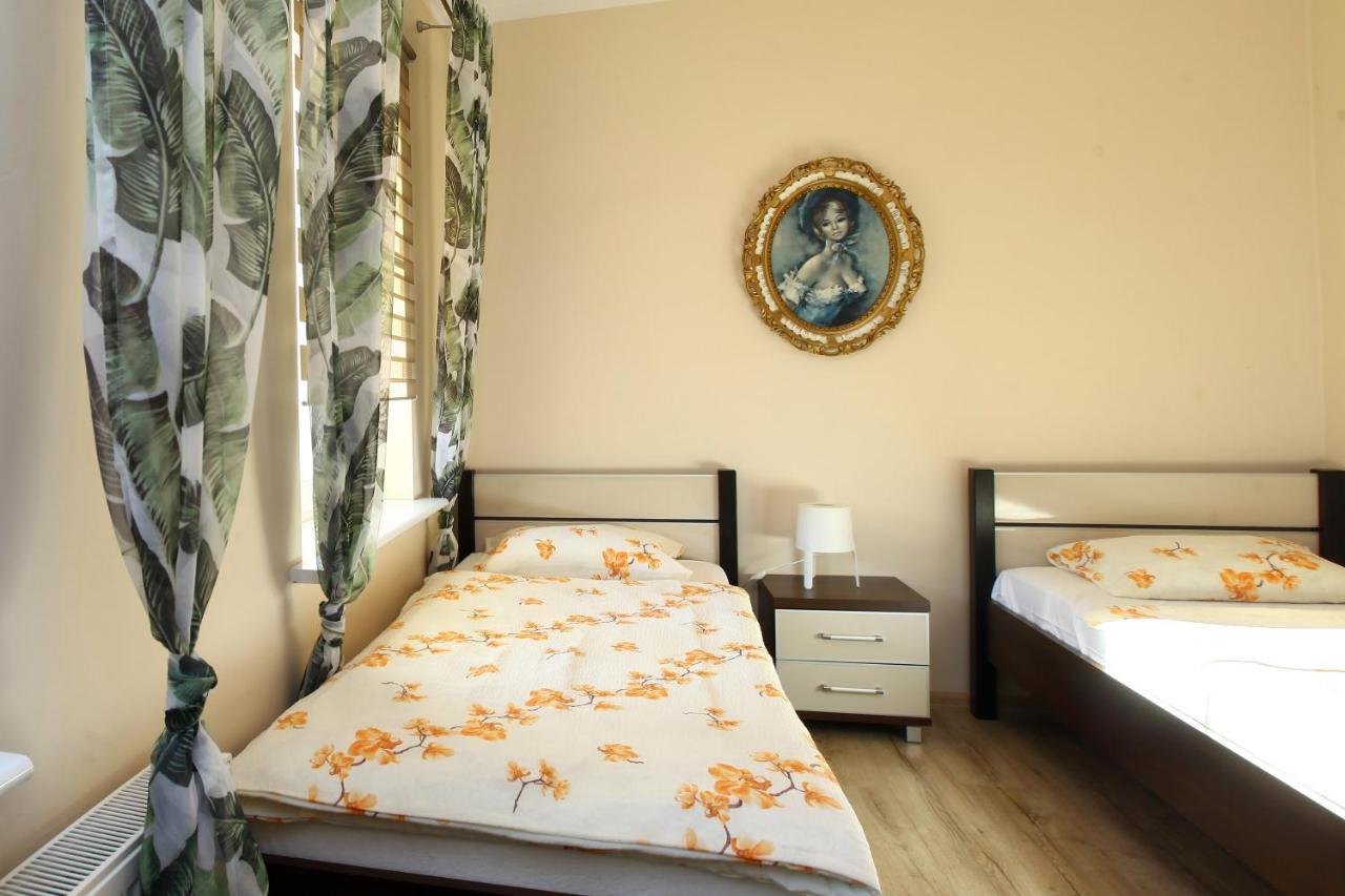 Pod Kasztanem Appartement Lubin  Buitenkant foto