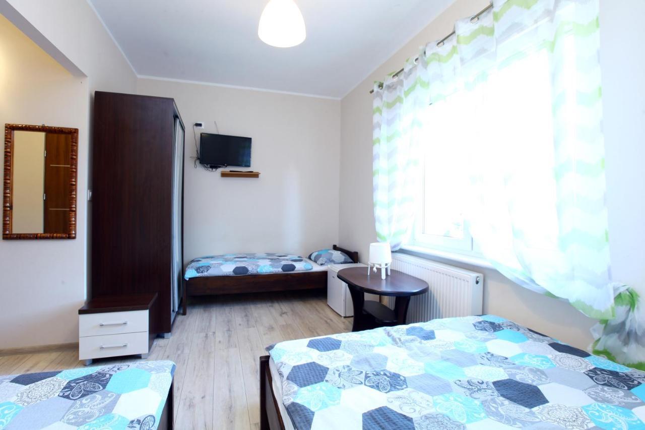 Pod Kasztanem Appartement Lubin  Buitenkant foto