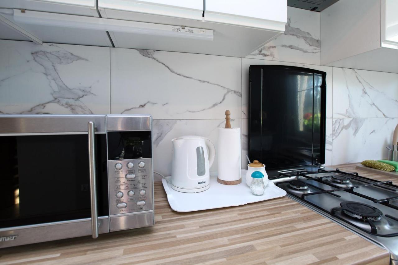 Pod Kasztanem Appartement Lubin  Buitenkant foto