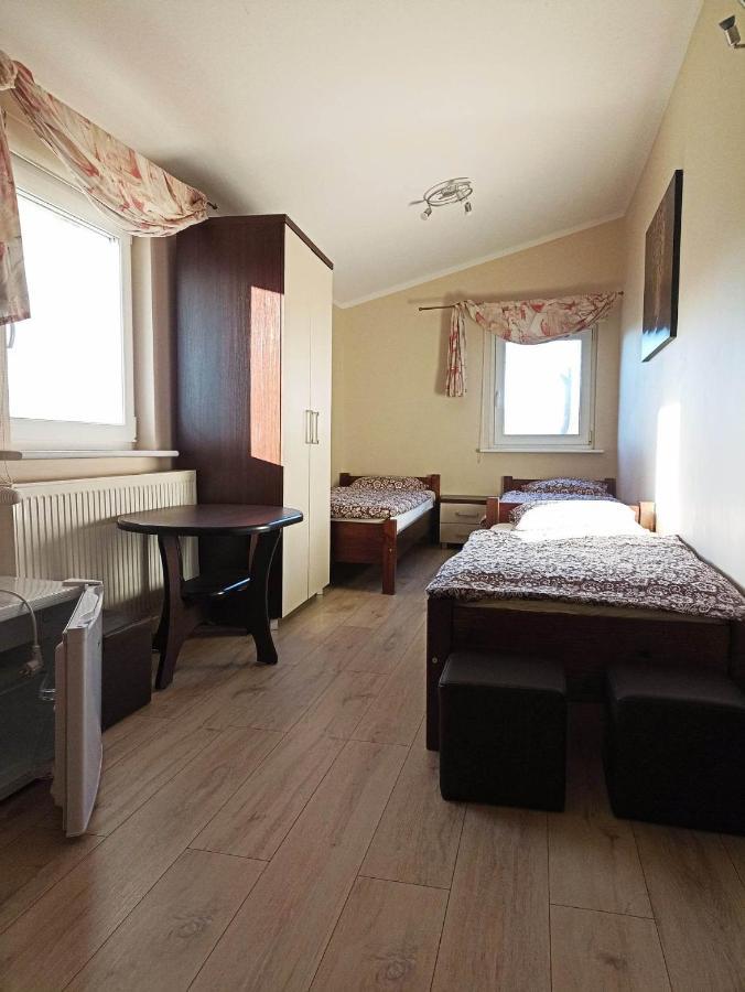 Pod Kasztanem Appartement Lubin  Buitenkant foto