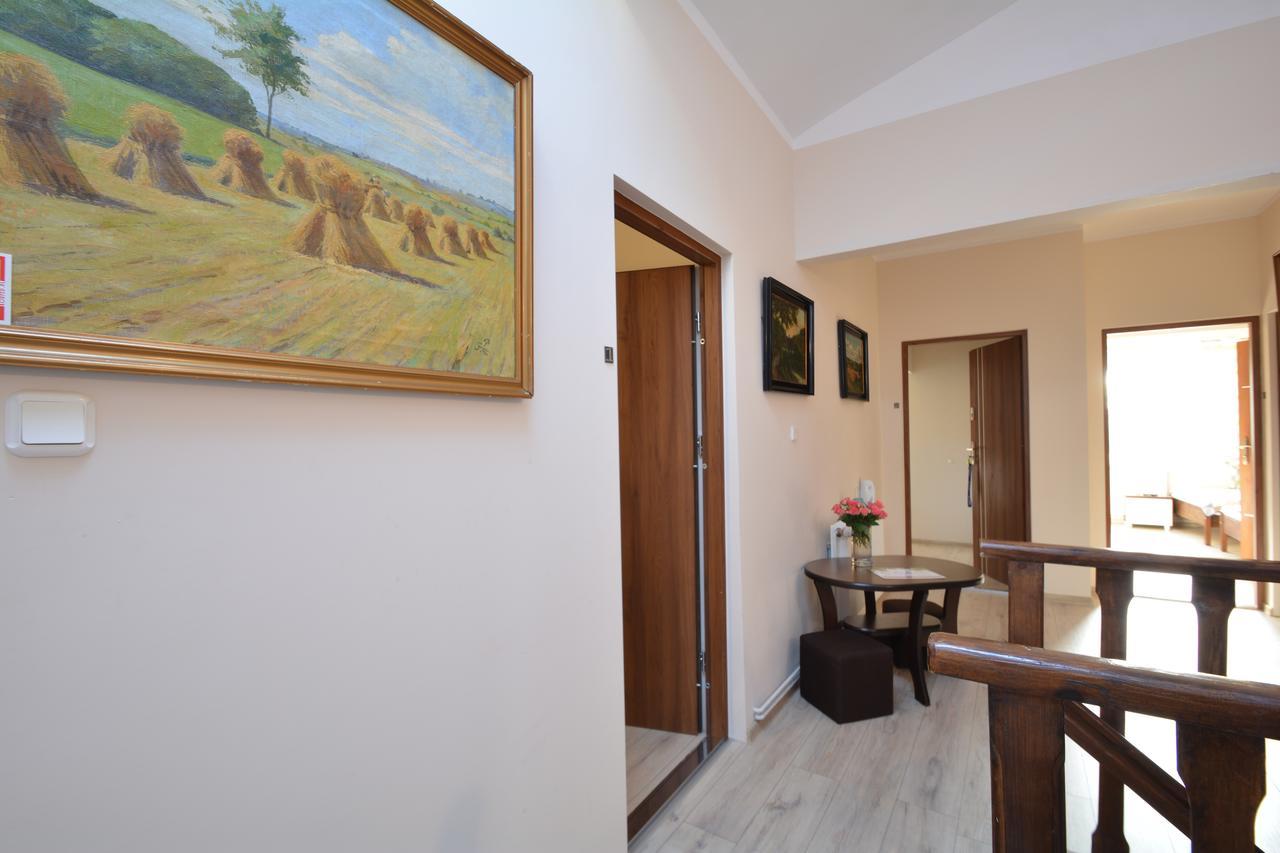 Pod Kasztanem Appartement Lubin  Buitenkant foto